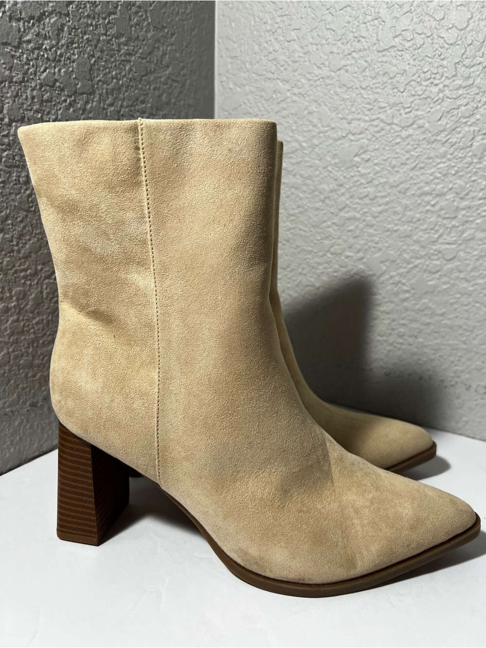 A new day Thora Light Taupe Faux Suede Ankle Boots Women’s Size 8 NWT